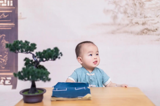 嘉善宝宝摔到头第五天吐了